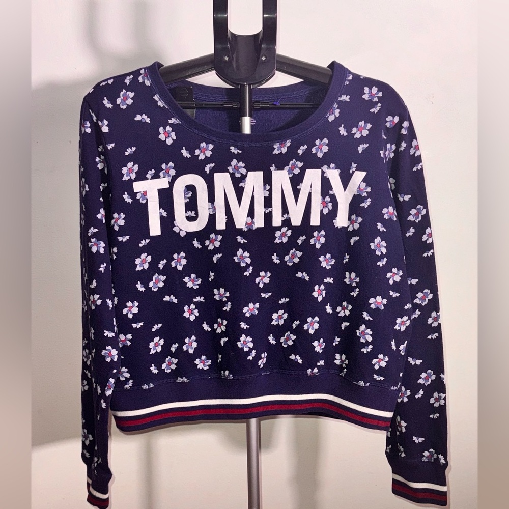 Tommy Hilfiger Navy Sweatshirt with Red Accents